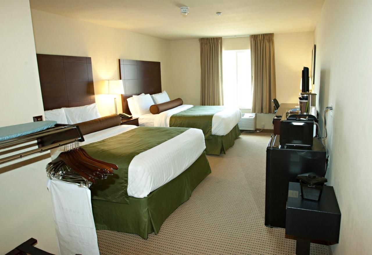 Queen Room - Disability Access at Cobblestone Inn & Suites - Langdon