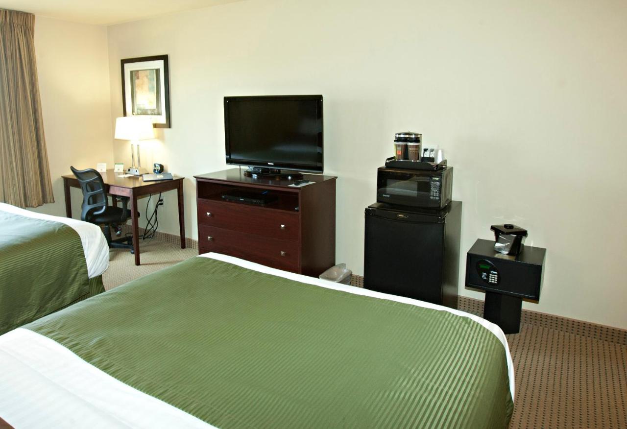 Queen Room - Disability Access at Cobblestone Inn & Suites - Langdon