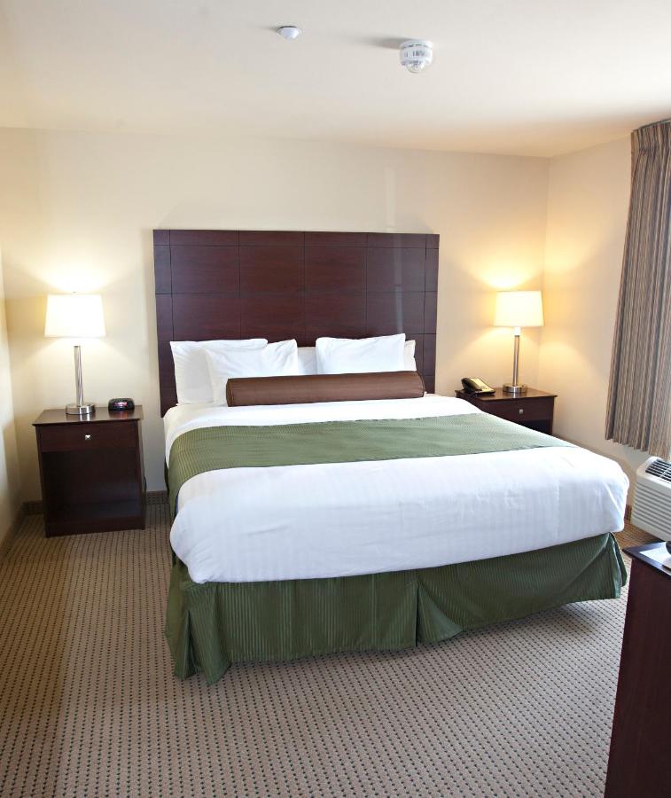 Family Room - Disability Access at Cobblestone Inn & Suites - Langdon