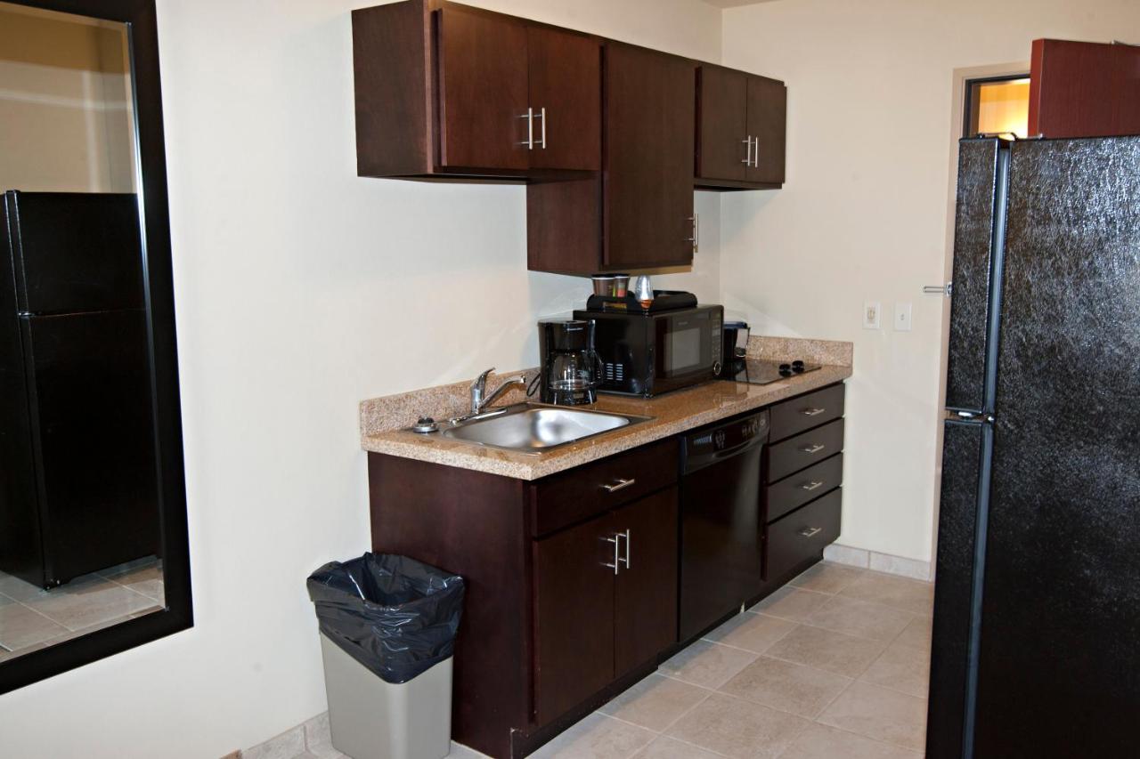 Family Room - Disability Access at Cobblestone Inn & Suites - Langdon