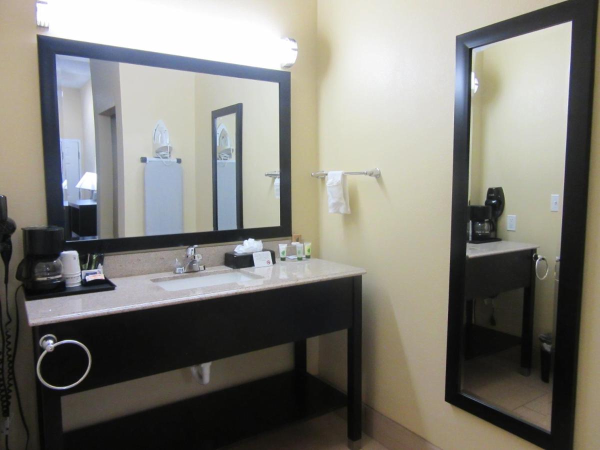  | Executive Inn and Suites Tyler