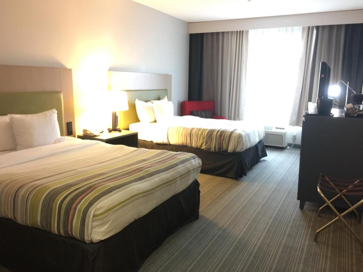 Queen Room with Two Queen Beds - Disability Access/ Non-Smoking at Country Inn & Suites by Radisson, Camp Springs (Andrews Air Force Base), MD
