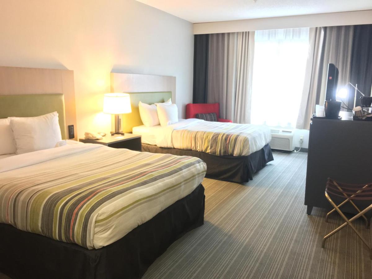 Queen Room with Two Queen Beds - Non-Smoking at Country Inn & Suites by Radisson, Camp Springs (Andrews Air Force Base), MD