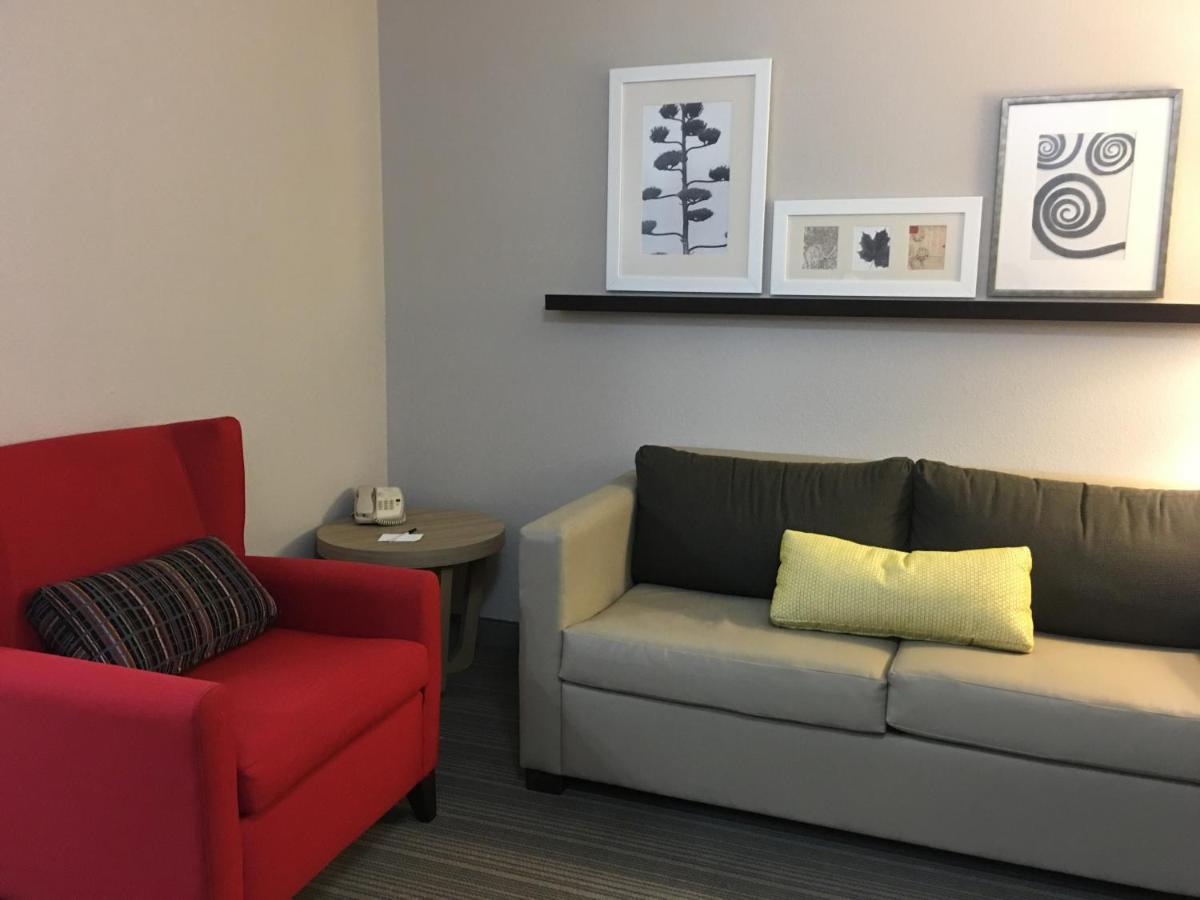 One-Bedroom King Suite Hearing Accessible - Non-Smoking at Country Inn & Suites by Radisson, Camp Springs (Andrews Air Force Base), MD