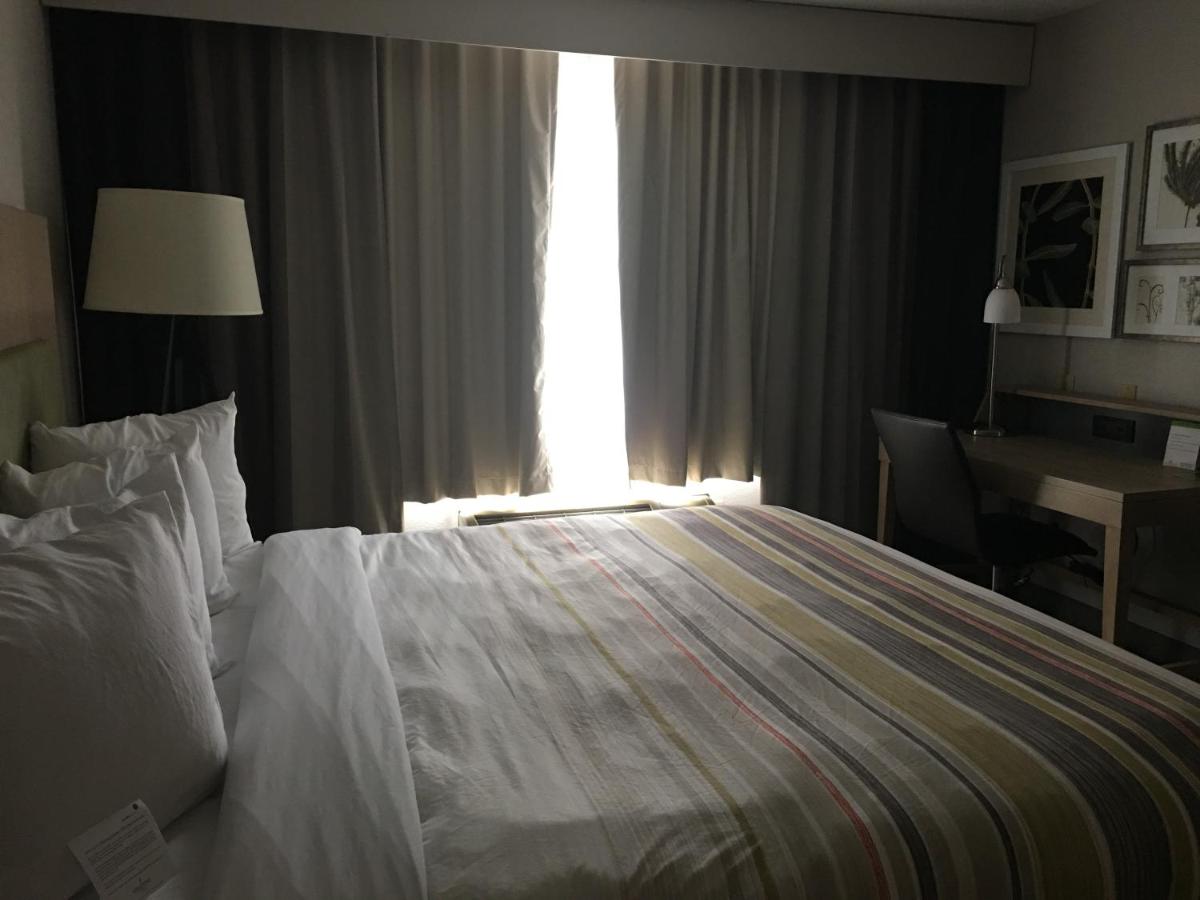 King Room - Non-Smoking at Country Inn & Suites by Radisson, Camp Springs (Andrews Air Force Base), MD