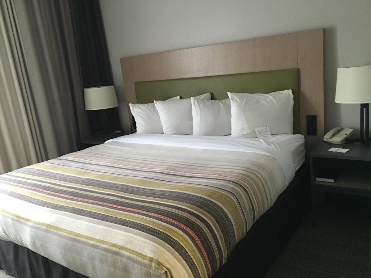 King Room - Non-Smoking at Country Inn & Suites by Radisson, Camp Springs (Andrews Air Force Base), MD