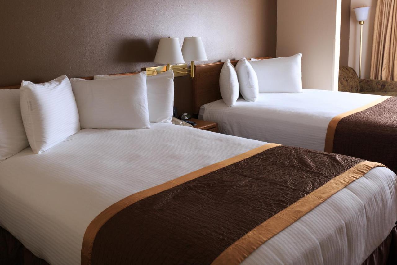 Double Queen Suite at New Victorian Suites