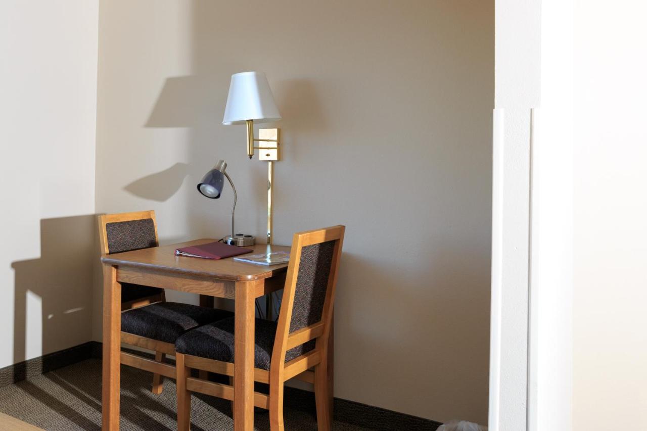 Double Queen Suite at New Victorian Suites