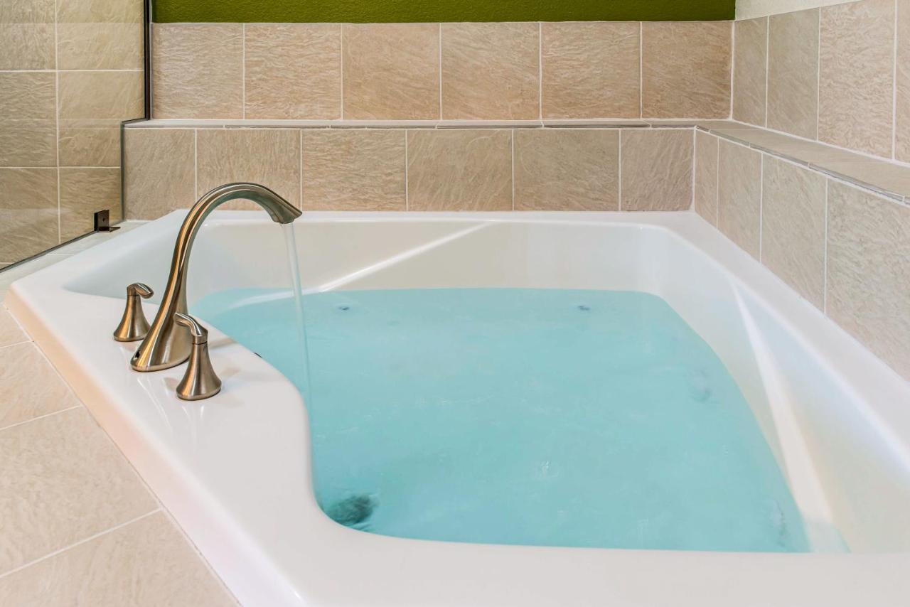 King Suite with Sofa Bed and Spa Bath at Sleep Inn Ellenboro Hwy 50