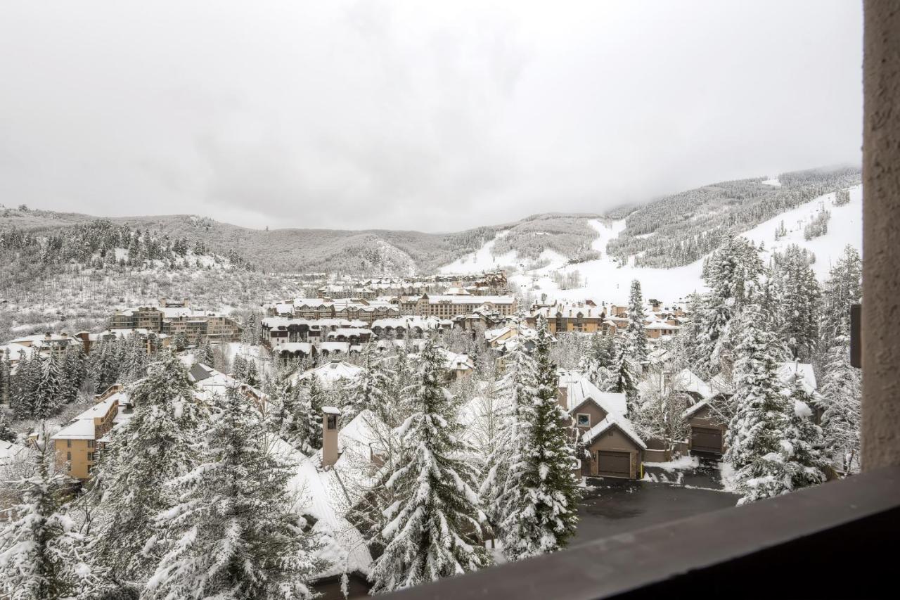 Deluxe King Room at The Pines Lodge, a RockResort, by Vail Resorts