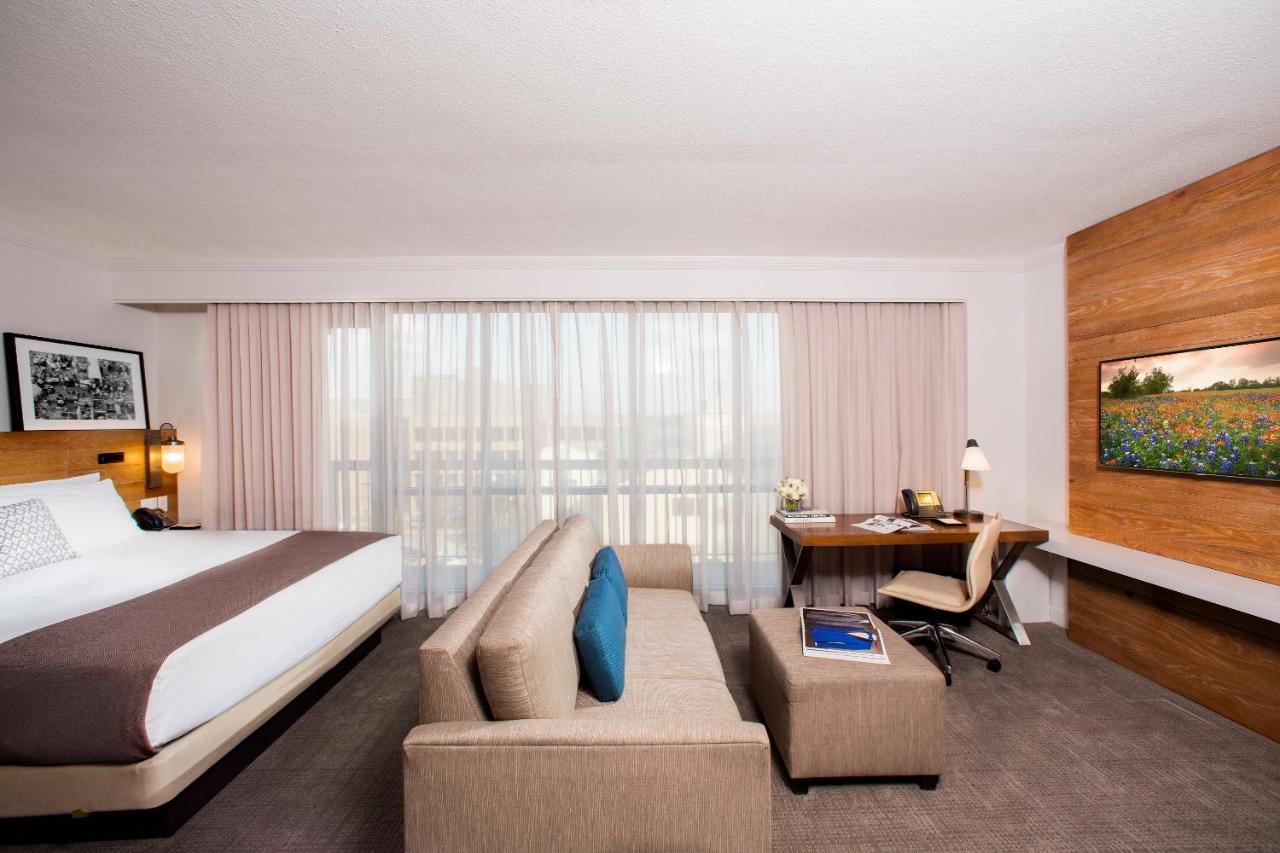 Executive King Room at AT&T Hotel & Conference Center at the University of Texas