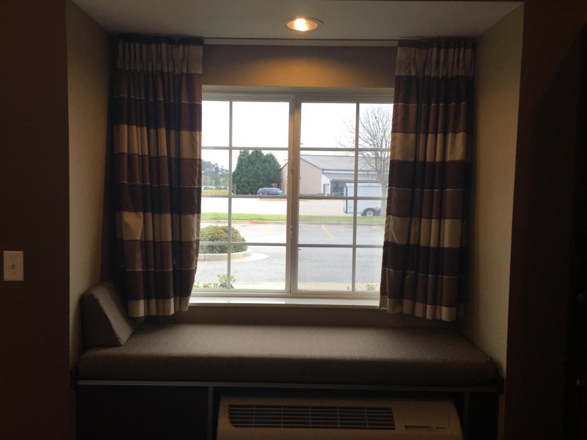 Queen Room with Two Queen Beds - Mobility Access/Non-Smoking at Microtel by Wyndham Perry National Fairground Area I-75