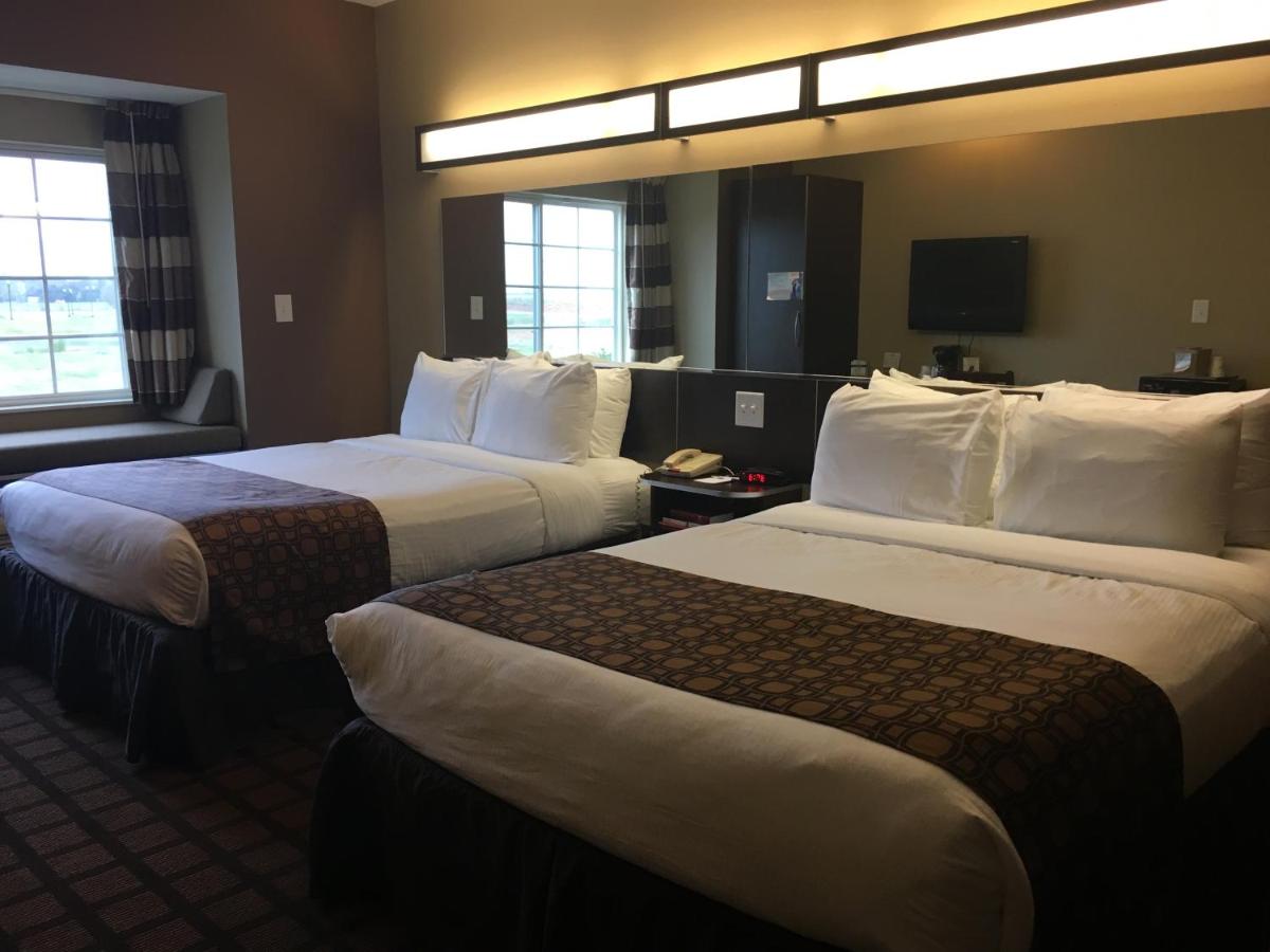 Queen Studio Suite - Mobility Accessible/Non-Smoking at Microtel by Wyndham Perry National Fairground Area I-75