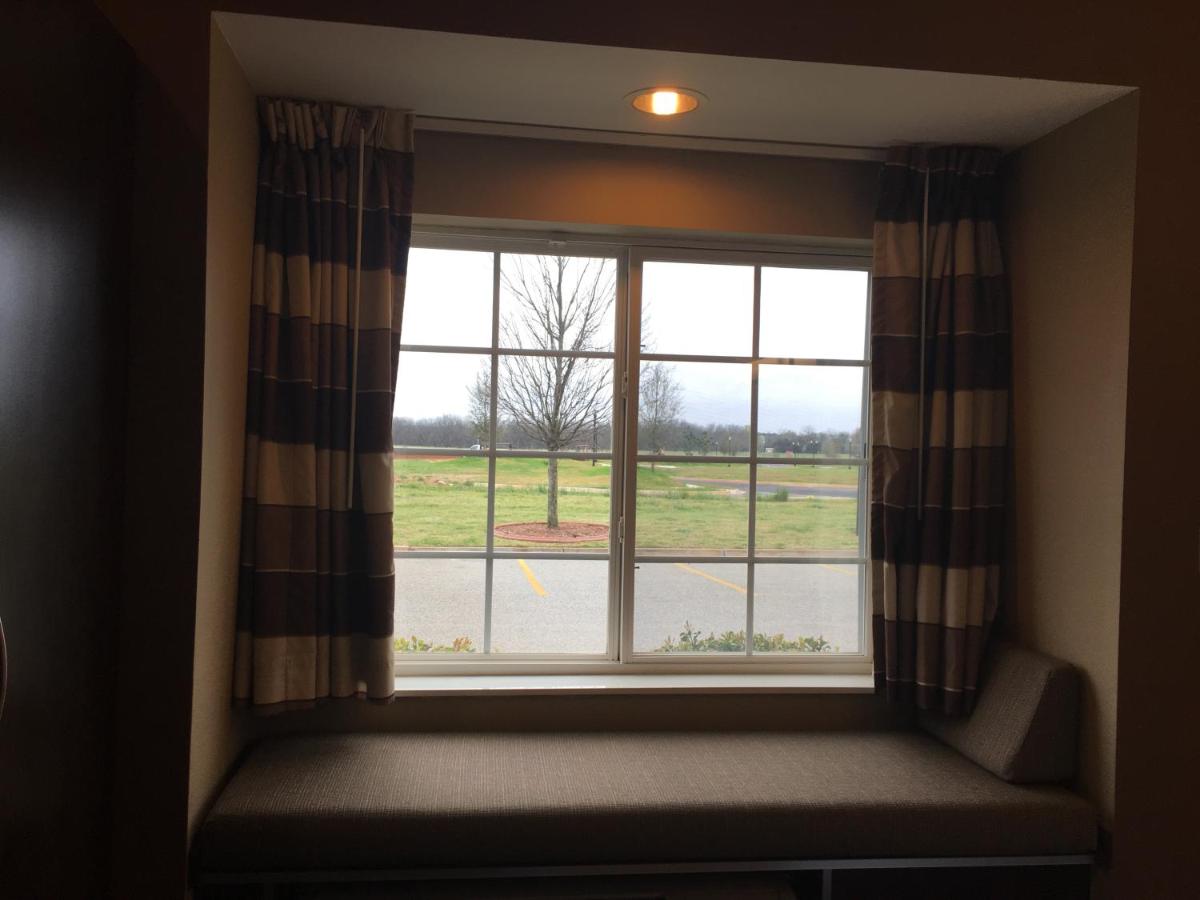 Queen Room with Two Queen Beds - Non-Smoking at Microtel by Wyndham Perry National Fairground Area I-75