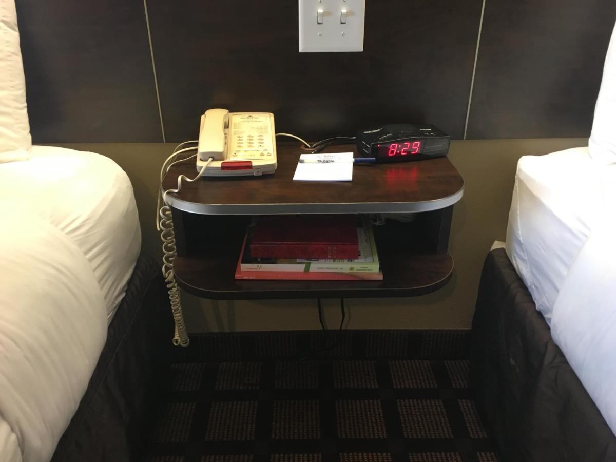 Queen Room with Two Queen Beds - Non-Smoking at Microtel by Wyndham Perry National Fairground Area I-75