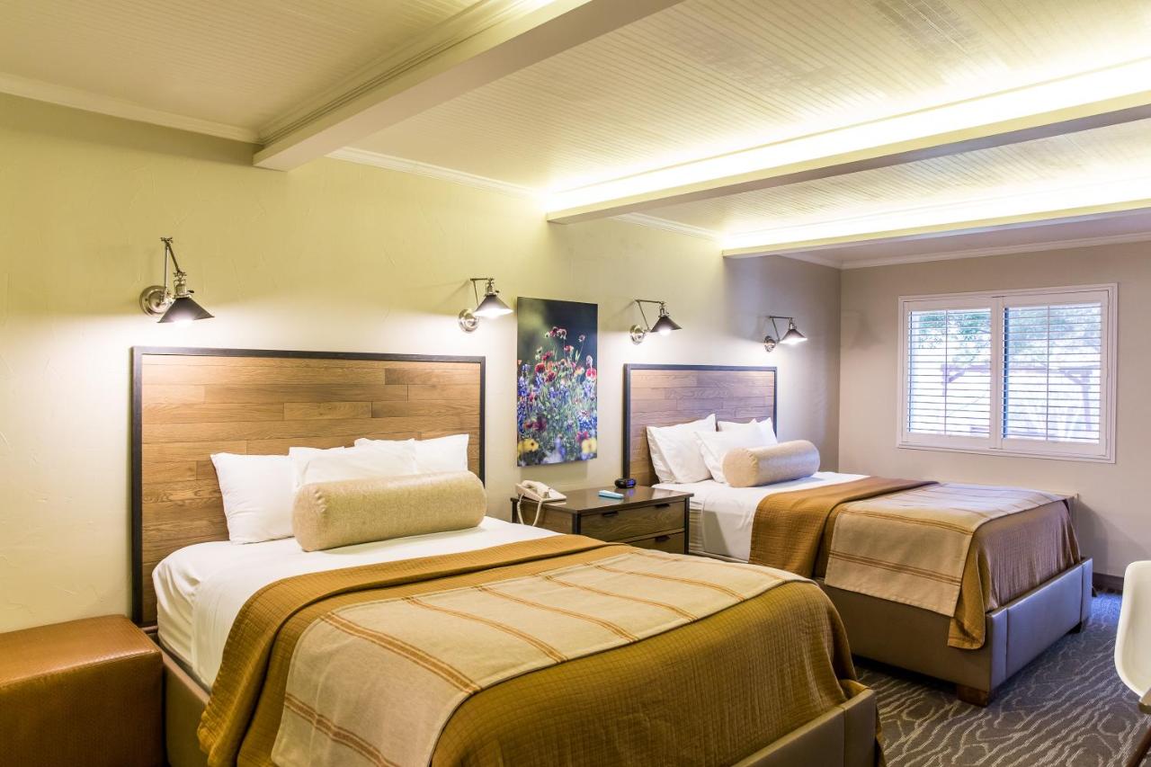 Queen Room with Two Queen Beds at Fredericksburg Inn & Suites
