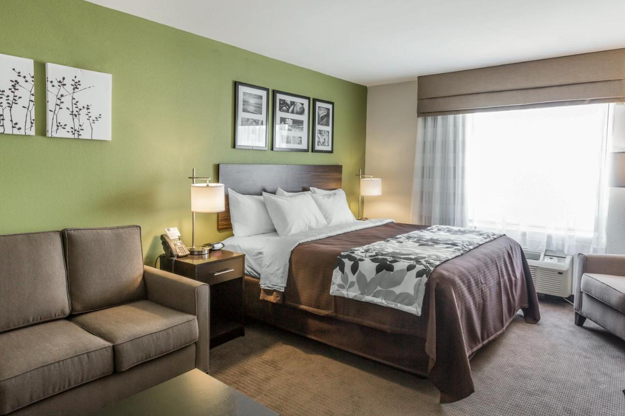 King Suite - Accessible/Non-Smoking at Sleep Inn & Suites Dayton South