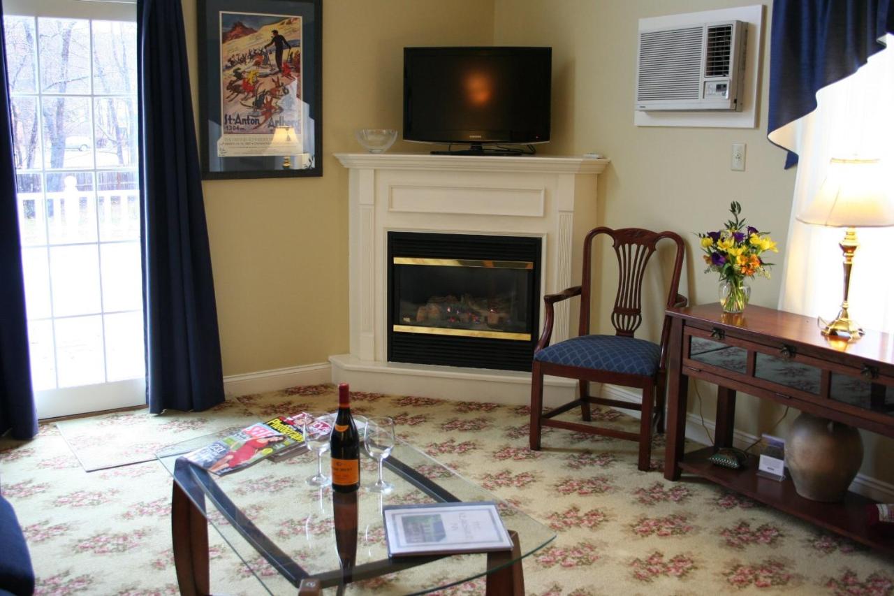 King Room at Kearsarge Inn