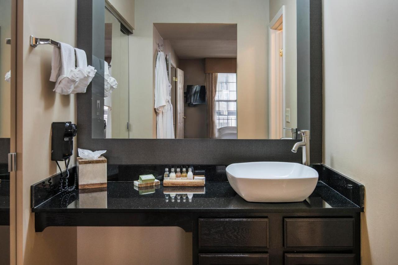 One-Bedroom Suite at Cloverleaf Suites Columbus - Dublin
