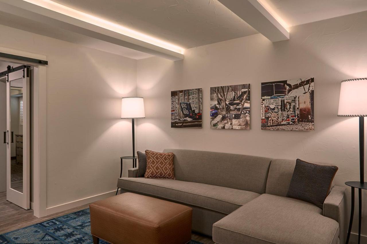 One-Bedroom King Suite at Fredericksburg Inn & Suites