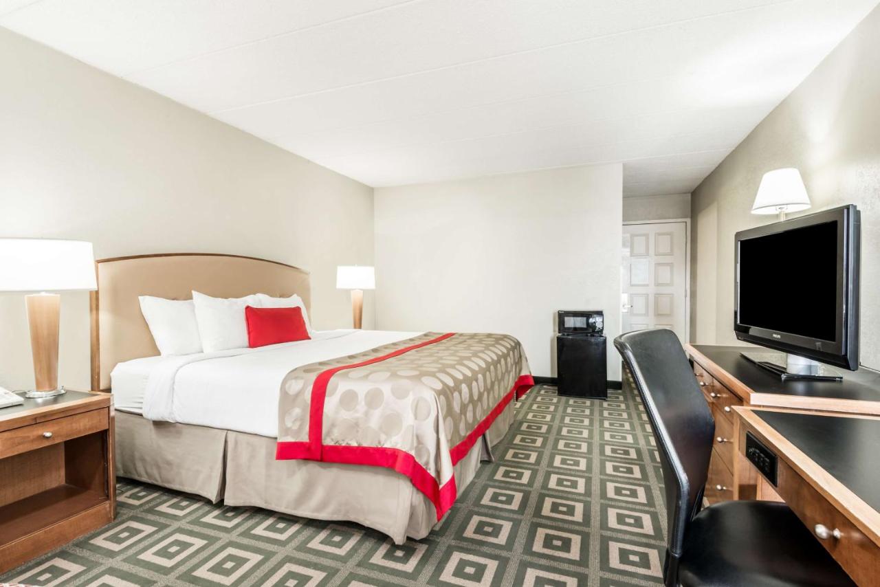 King Room - Mobility Access/Smoking at Ramada by Wyndham Xenia