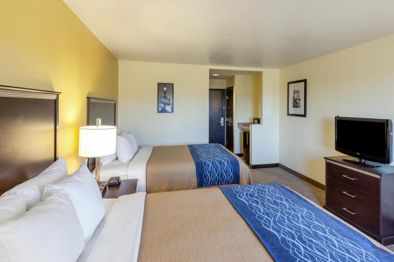 Queen Room with Two Queen Beds - Disability Access at Comfort Inn & Suites Texas Hill Country