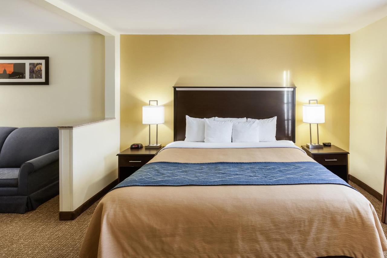 King Suite at Comfort Inn & Suites Texas Hill Country