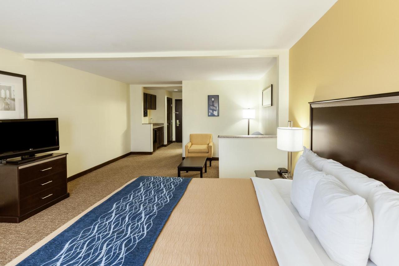 King Suite at Comfort Inn & Suites Texas Hill Country