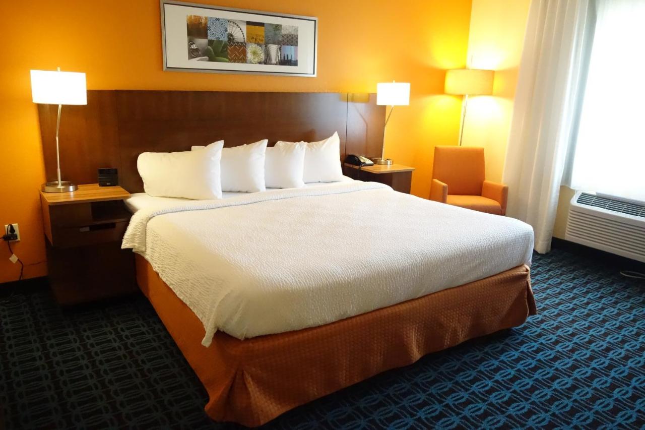 King Room - Disability Access/Non-Smoking at Country Inn & Suites by Radisson, Phoenix Airport, AZ