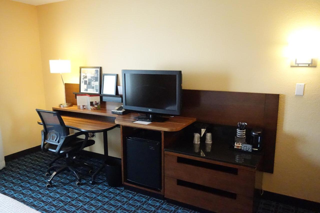 King Room - Disability Access/Non-Smoking at Country Inn & Suites by Radisson, Phoenix Airport, AZ