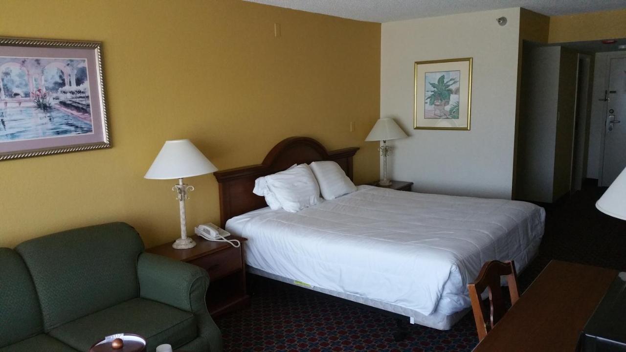 King Room - Non-Smoking at Imperial Swan Hotel & Suites