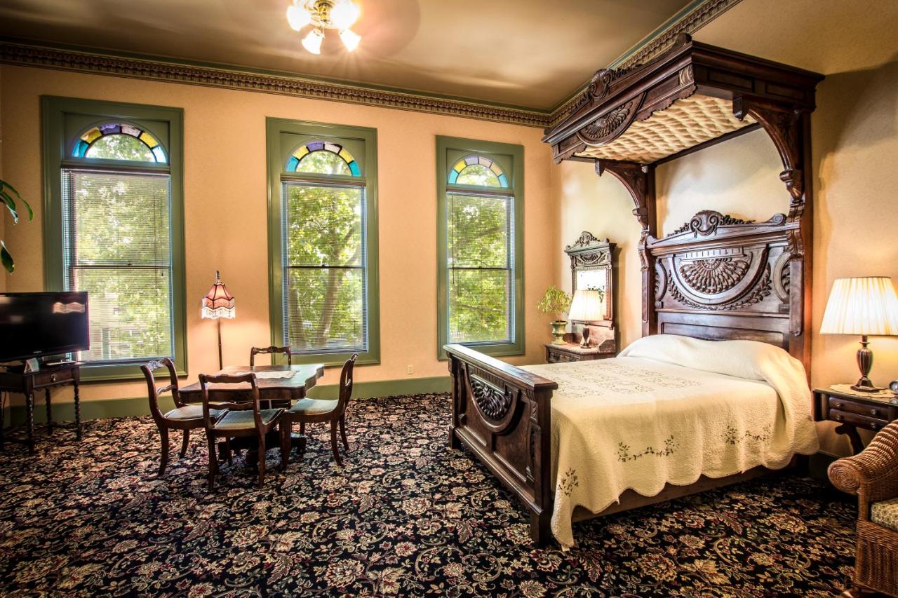 Superior Queen Room at Hotel Hardware