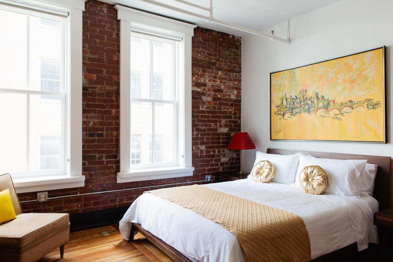 Queen Suite - The Orient at The Dwell Hotel, a Member of Design Hotels
