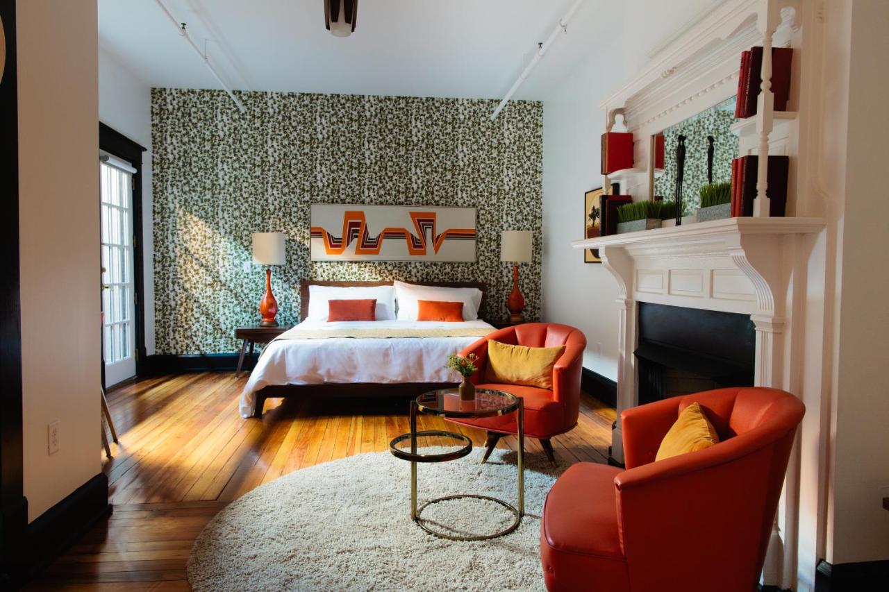 King Private Balcony Suite- The Bee at The Dwell Hotel, a Member of Design Hotels