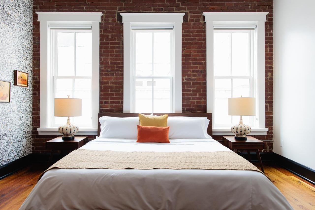 King Suite - The Europa at The Dwell Hotel, a Member of Design Hotels