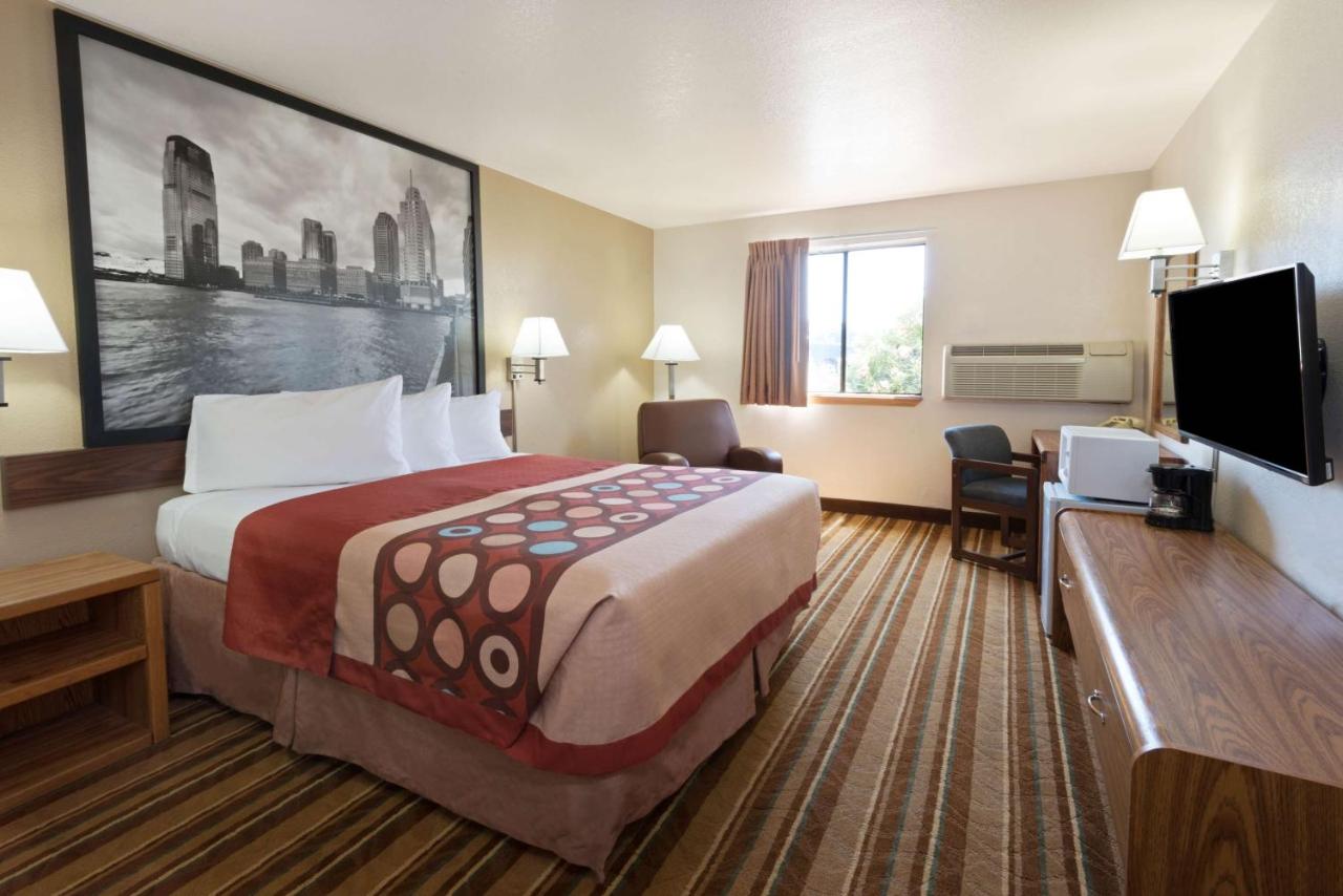 Queen Room - Non-Smoking at Super 8 by Wyndham Las Cruces/White Sands Area
