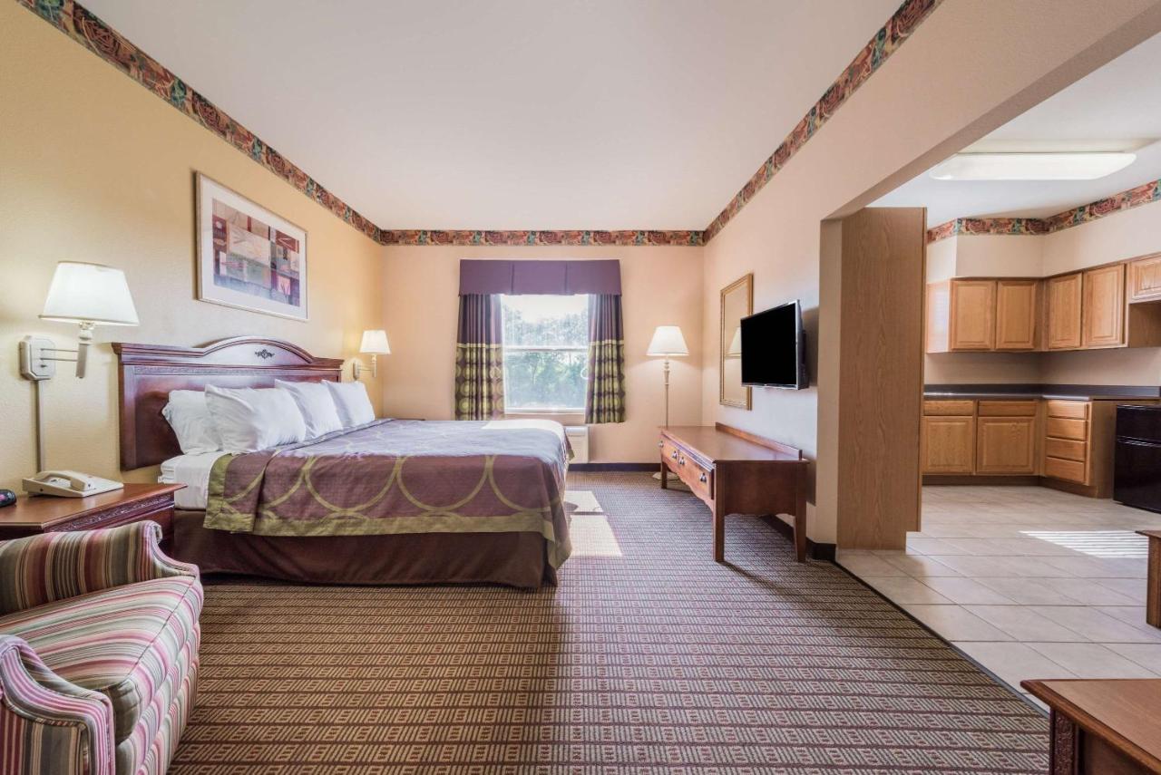 King Suite - Non-Smoking at Super 8 by Wyndham Fort Worth Stockyards