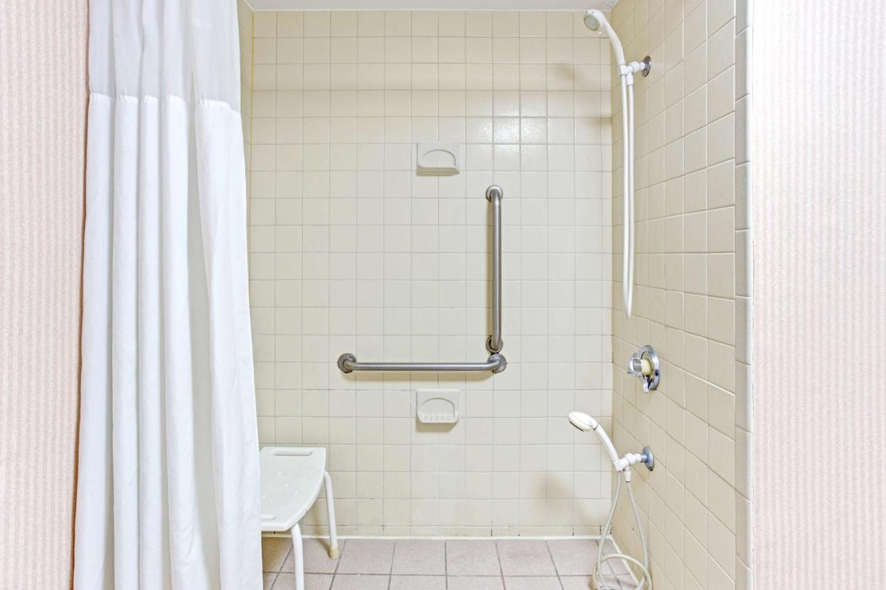 Double Room - Disability Access/Non-Smoking at Baymont by Wyndham Murfreesboro