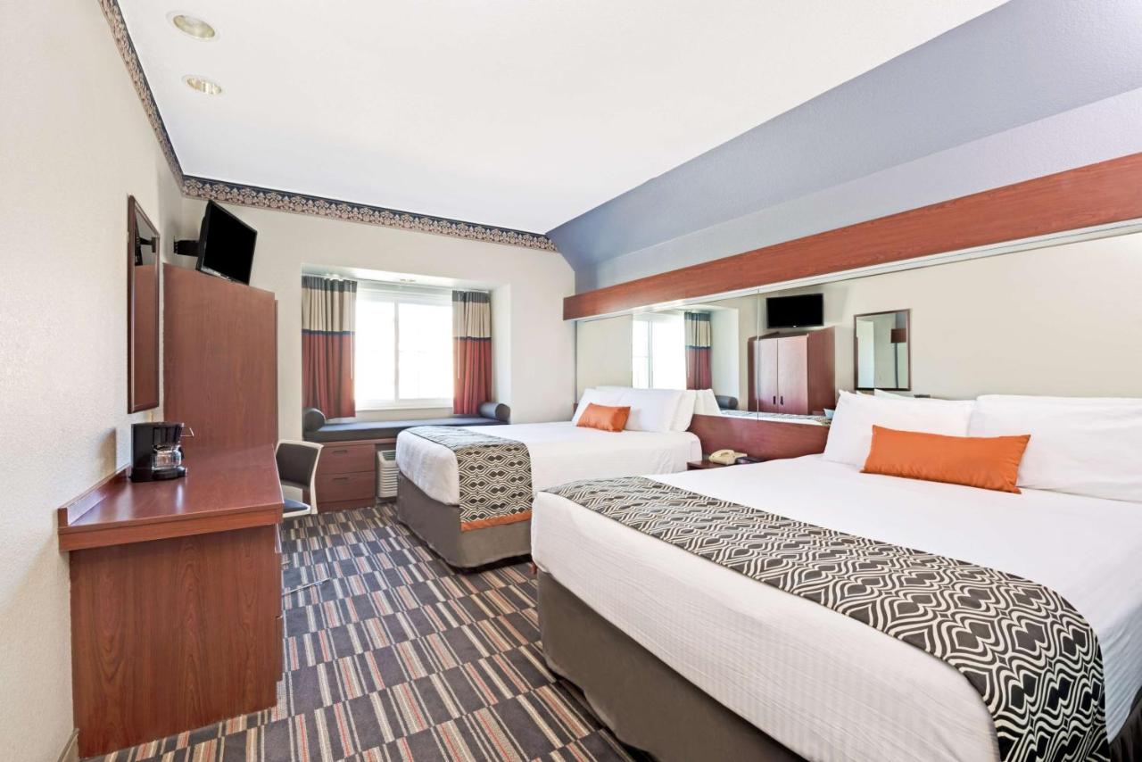Queen Room with Two Queen Beds - Non-Smoking/Pet Friendly at Microtel Inn & Suites by Wyndham Urbandale/Des Moines