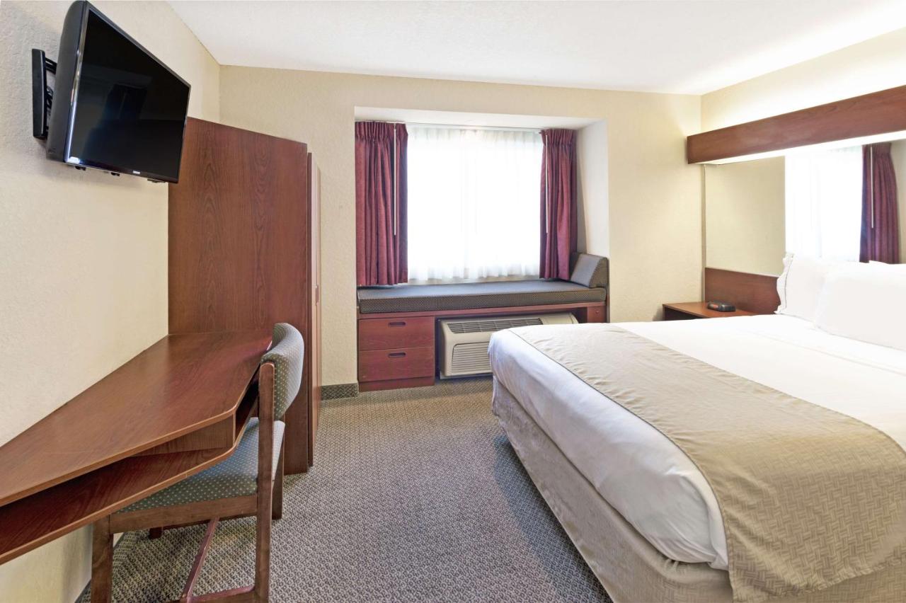 Queen Suite - Non-Smoking at Microtel Inn & Suites by Wyndham Jasper
