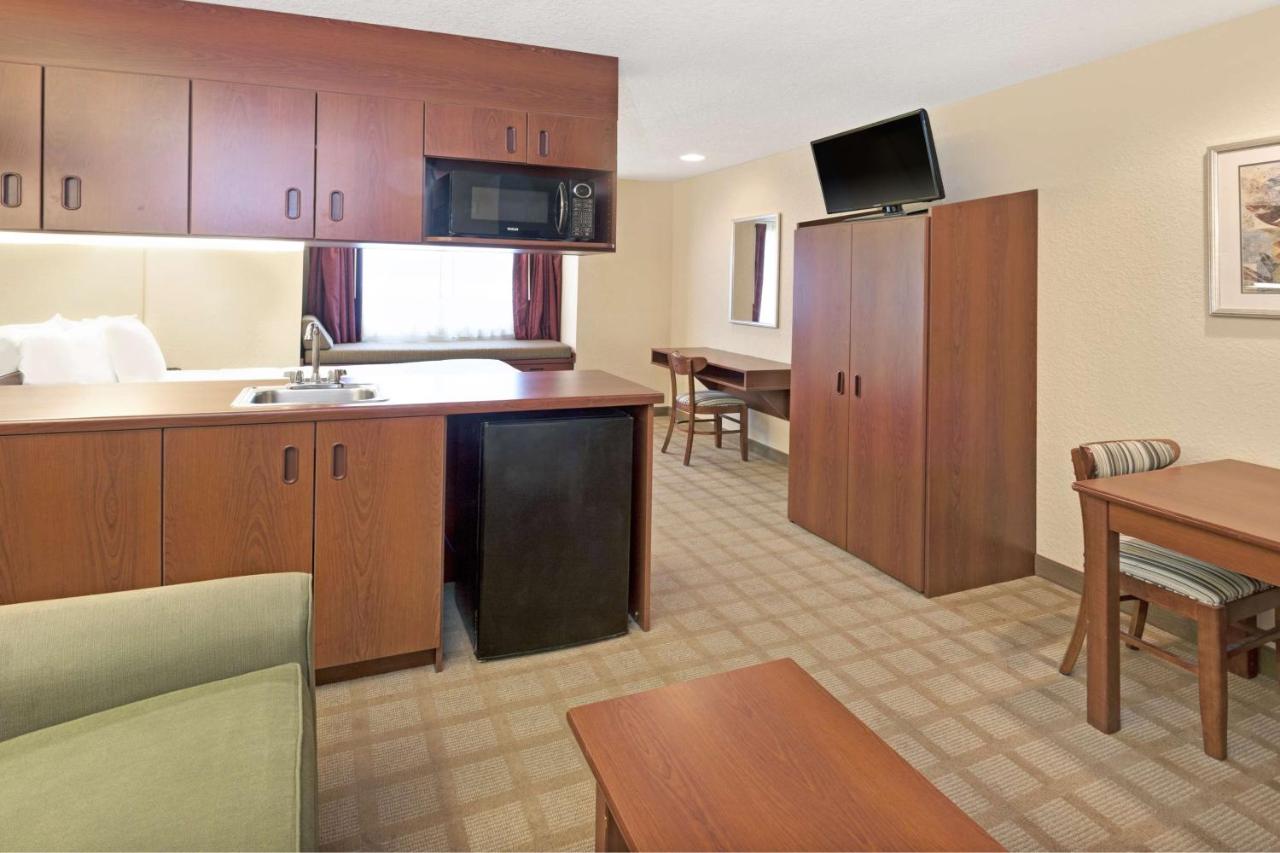 Queen Suite - Non-Smoking at Microtel Inn & Suites by Wyndham Jasper