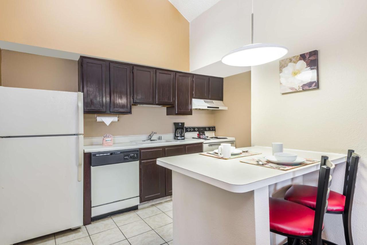 Two-Bedroom Loft Suite with 1 King Bed and 1 Queen Bed, Non-Smoking at Hawthorn Extended Stay by Wyndham Dayton