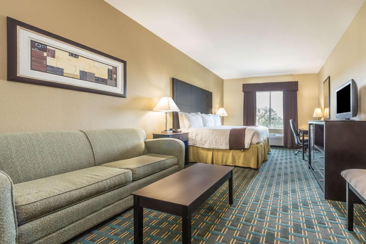 King Studio Suite - Non-Smoking at Days Inn & Suites by Wyndham Mineral Wells