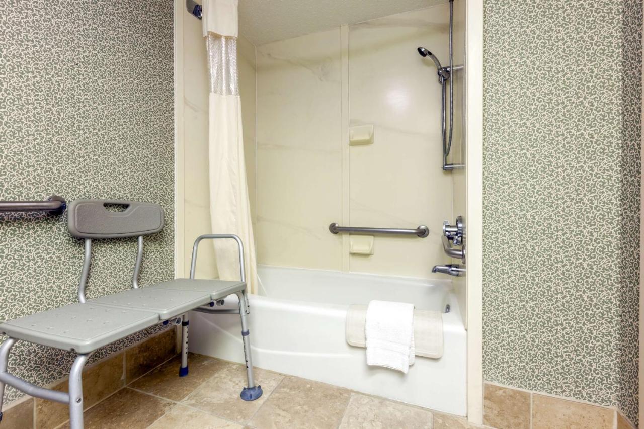 1 Double Bed, Mobility Accessible Room, Bathtub w/ Grab Bars, Non-Smoking at Baymont by Wyndham Amarillo East