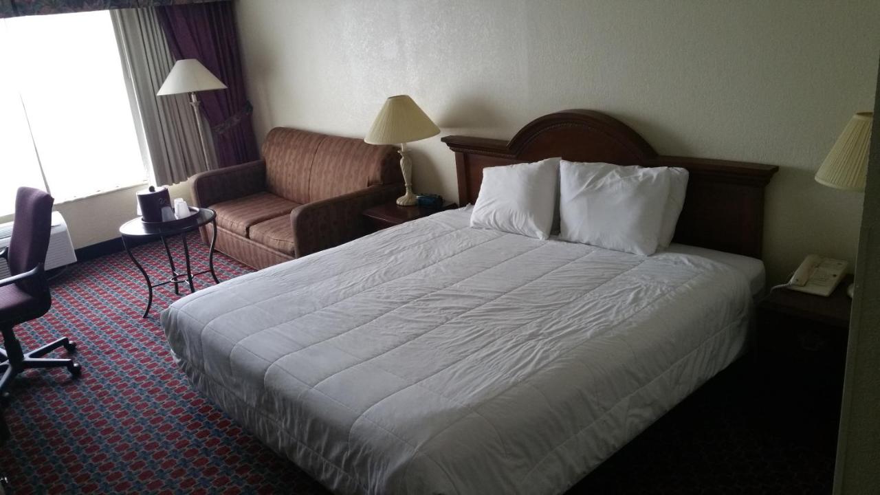 King Room - Non-Smoking at Imperial Swan Hotel & Suites