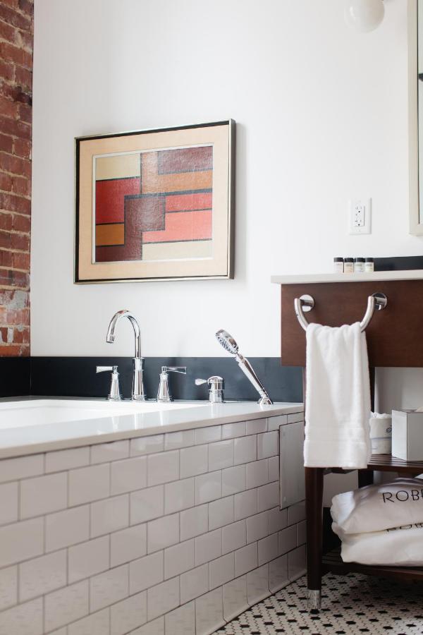 King Suite - The Flamingo at The Dwell Hotel, a Member of Design Hotels