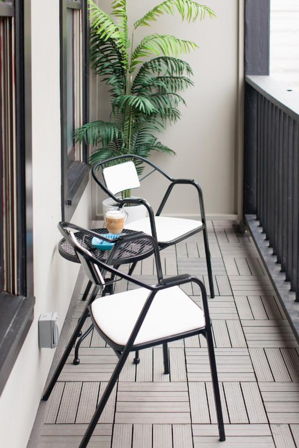 King Balcony Suite - The Argyle at The Dwell Hotel, a Member of Design Hotels