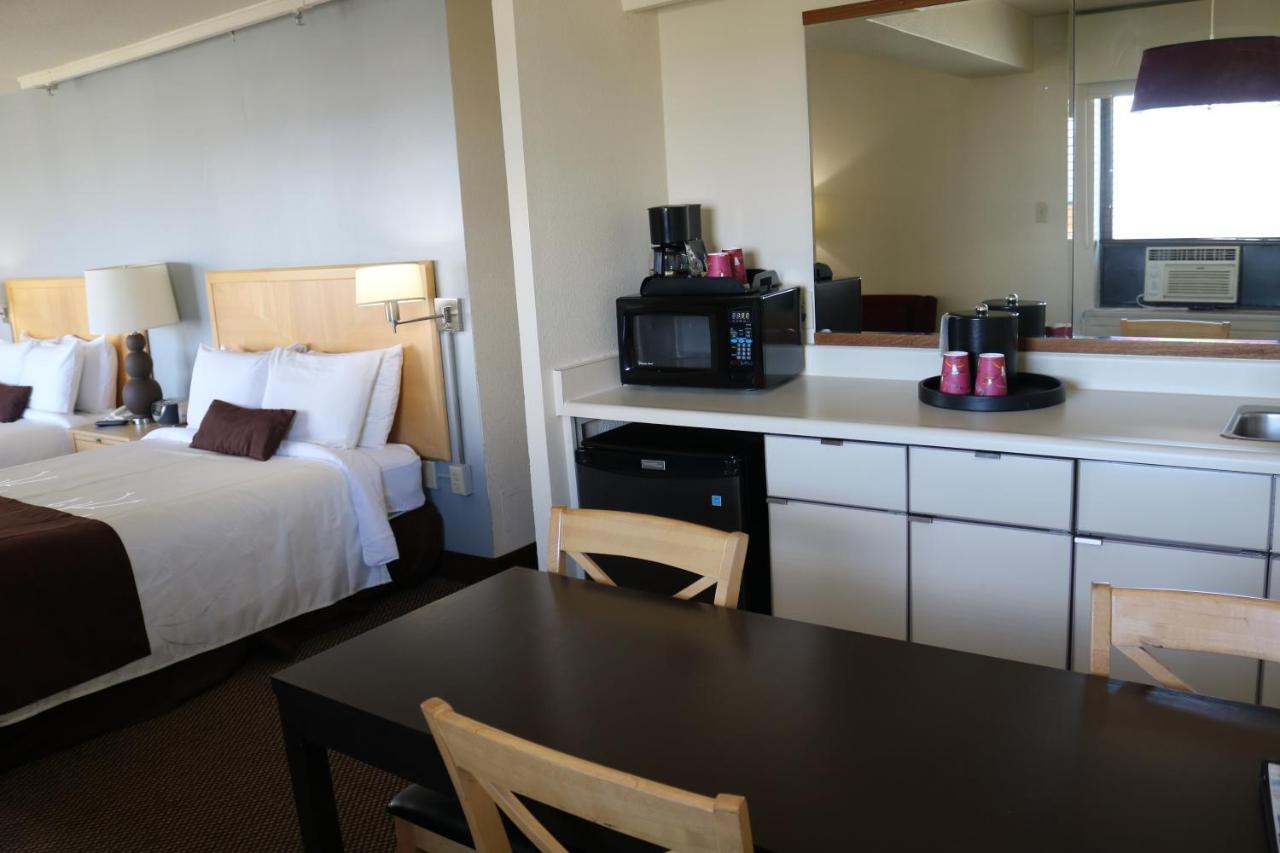 Inlet Tower Hotel And Suites