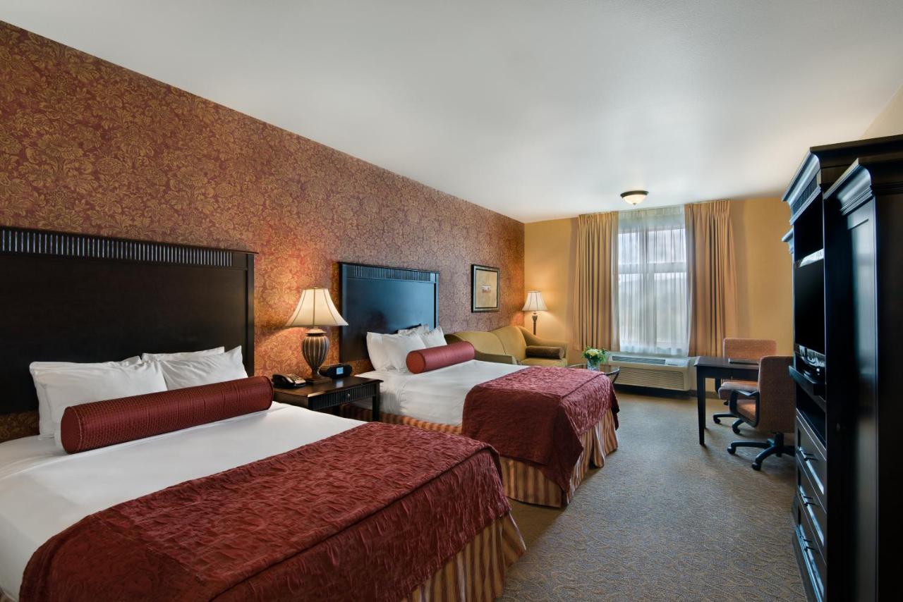 2 Queen Suite at Oxford Suites Boise