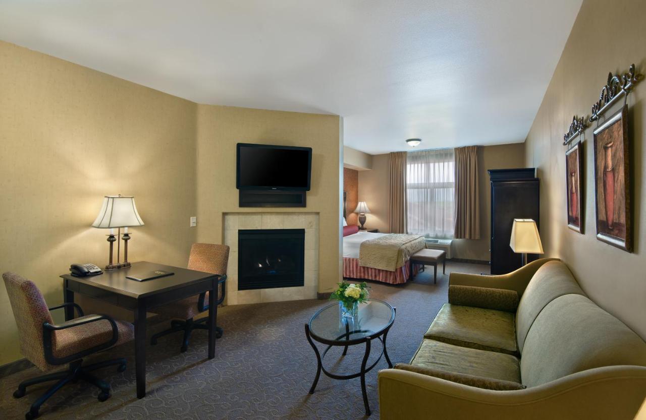 Extended Stay King Suite at Oxford Suites Boise